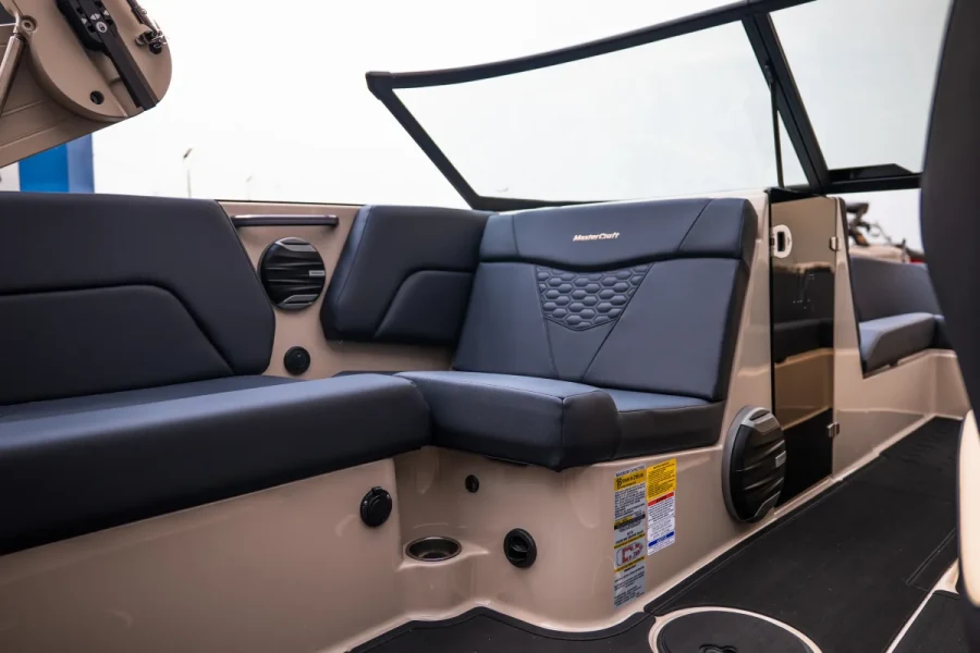 2027-mastercraft-nxt23-142940-image15.webp