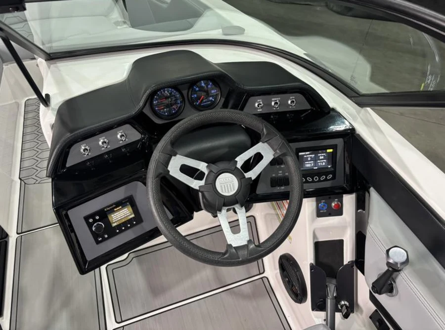 2023-mastercraft-nxt24-142946-image10