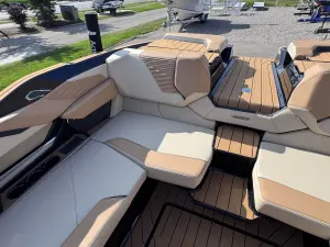 2027-mastercraft-x24-142957-image17