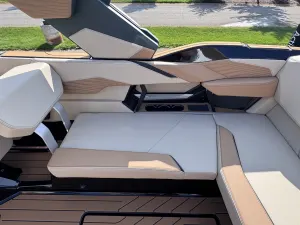 2027-mastercraft-x24-142957-image18