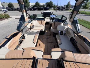 2027-mastercraft-x24-142957-image19