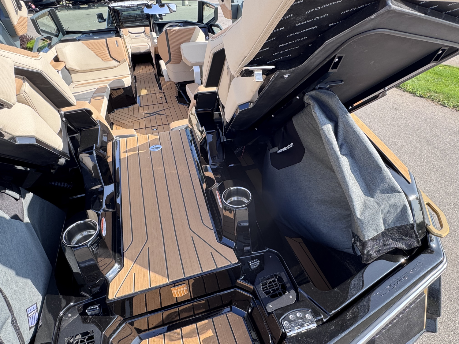 2027 MasterCraft X24
