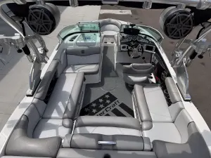 2015-mastercraft-x10-142965-image11