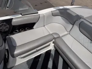 2015-mastercraft-x10-142965-image14