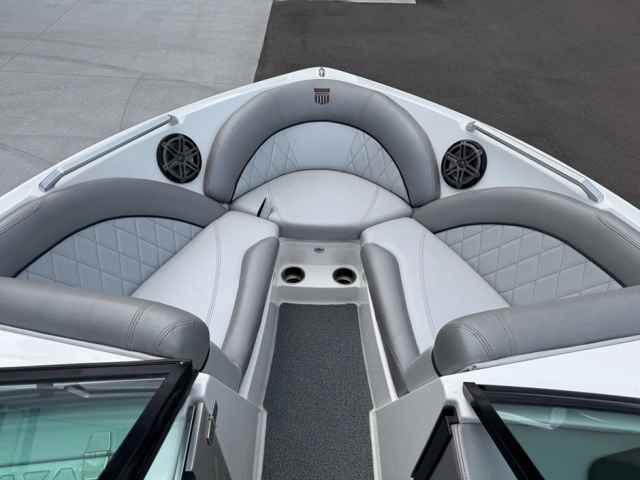 2015-mastercraft-x10-142965-image23