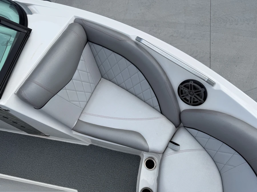 2015-mastercraft-x10-142965-image26