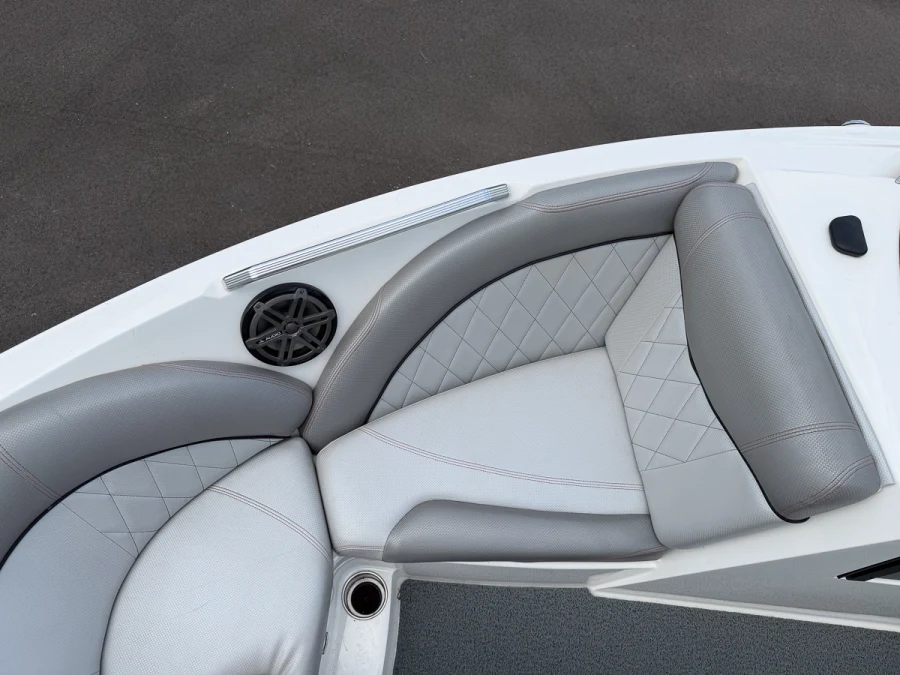 2015-mastercraft-x10-142965-image27