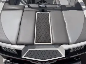 2015-mastercraft-x10-142965-image8