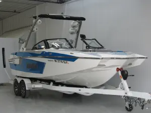 2022-malibu--wakesetter-23-mxz-142967-image1
