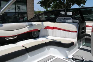 2016 Malibu 22 MXZ Icon