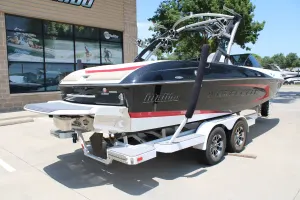 2016 Malibu 22 MXZ Icon