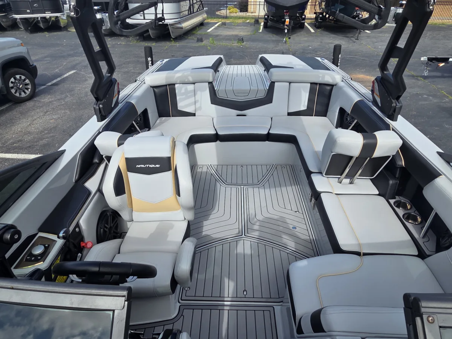 2021 Super Air Nautique 230