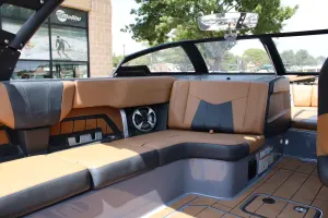 2020 Malibu 23 MXZ Icon