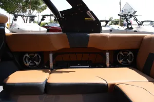 2020 Malibu 23 MXZ Icon
