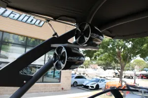 2020 Malibu 23 MXZ Icon