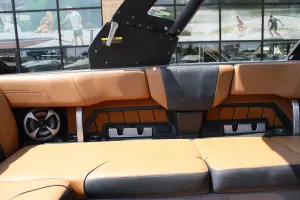 2020 Malibu 23 MXZ Icon