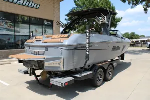 2020 Malibu 23 MXZ Icon