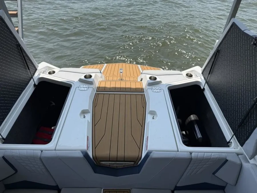 2023-nautique-s25-142994-image12.webp