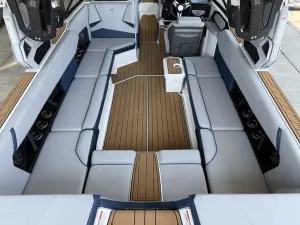 2023-nautique-s25-142994-image13.webp
