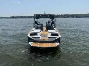 2023-nautique-s25-142994-image6.webp