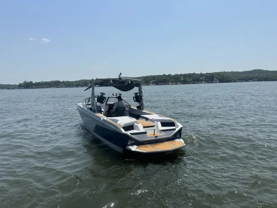 2023-nautique-s25-142994-image7.webp