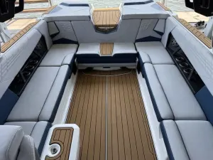 2023-nautique-s25-142994-image9.webp