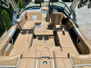 2026-mastercraft-xt24-142996-image11.webp