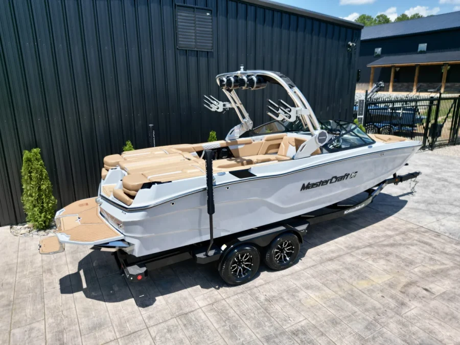 2026-mastercraft-xt24-142996-image2.webp