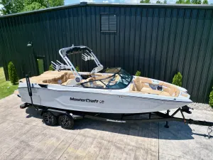 2026-mastercraft-xt24-142996-image3.webp
