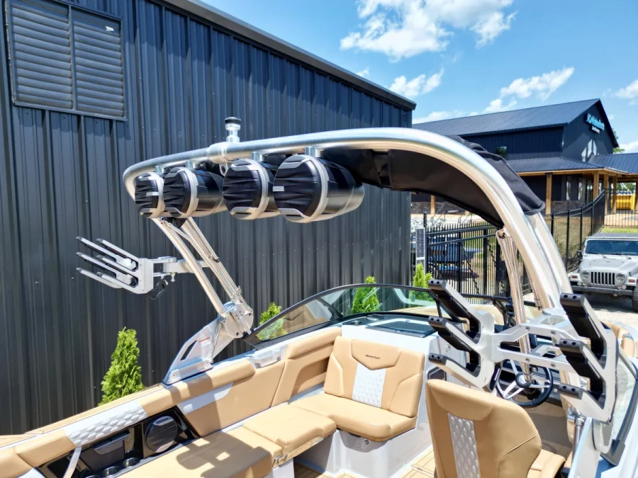 2026-mastercraft-xt24-142996-image7.webp