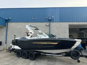 2026-mastercraft-x24-142997-image0.webp