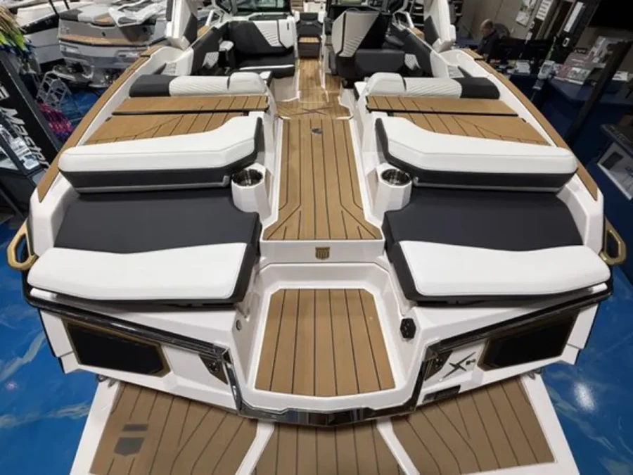 2026-mastercraft-x24-142997-image14.webp