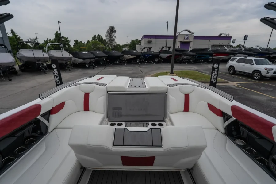 2023-mastercraft-xt24-143002-image11.webp