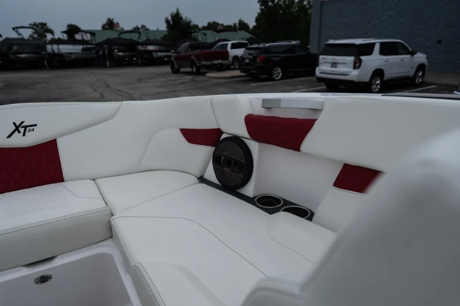 2023-mastercraft-xt24-143002-image12.webp