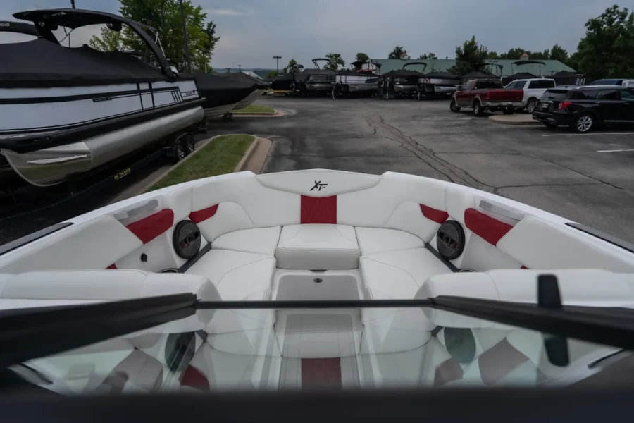 2023-mastercraft-xt24-143002-image13.webp