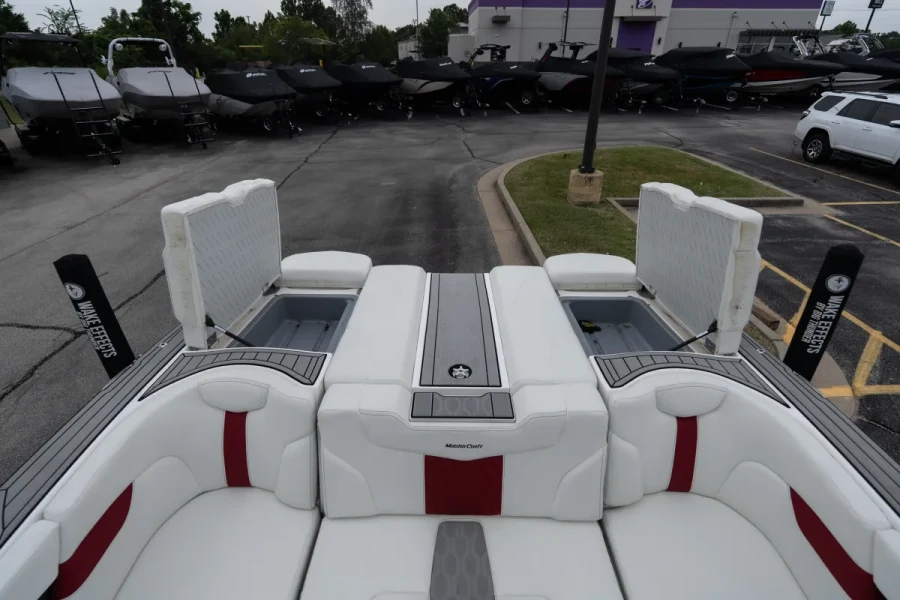2023-mastercraft-xt24-143002-image15.webp