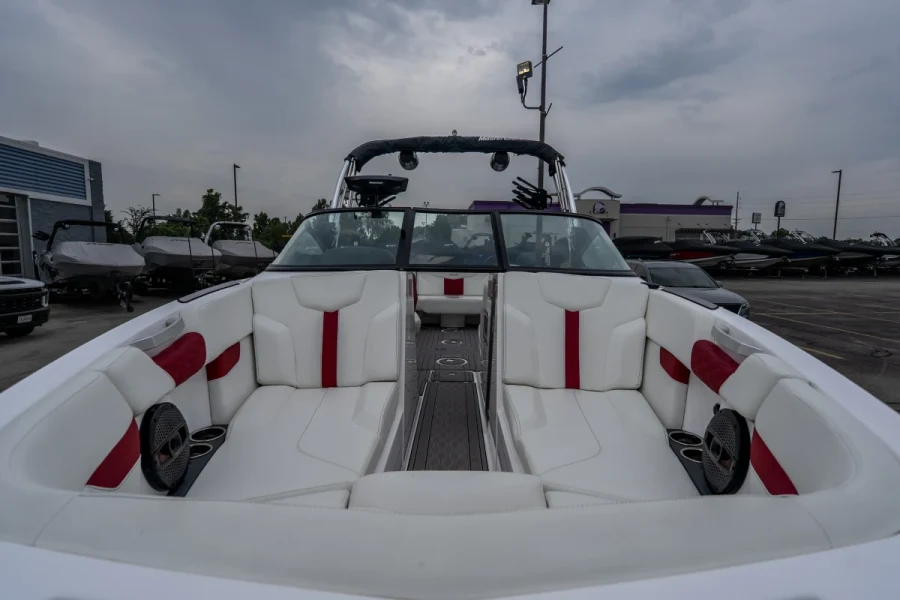 2023-mastercraft-xt24-143002-image16.webp