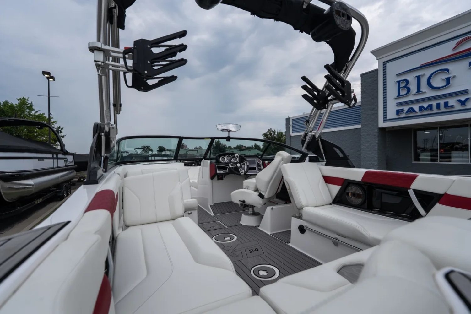 2023 MasterCraft XT24