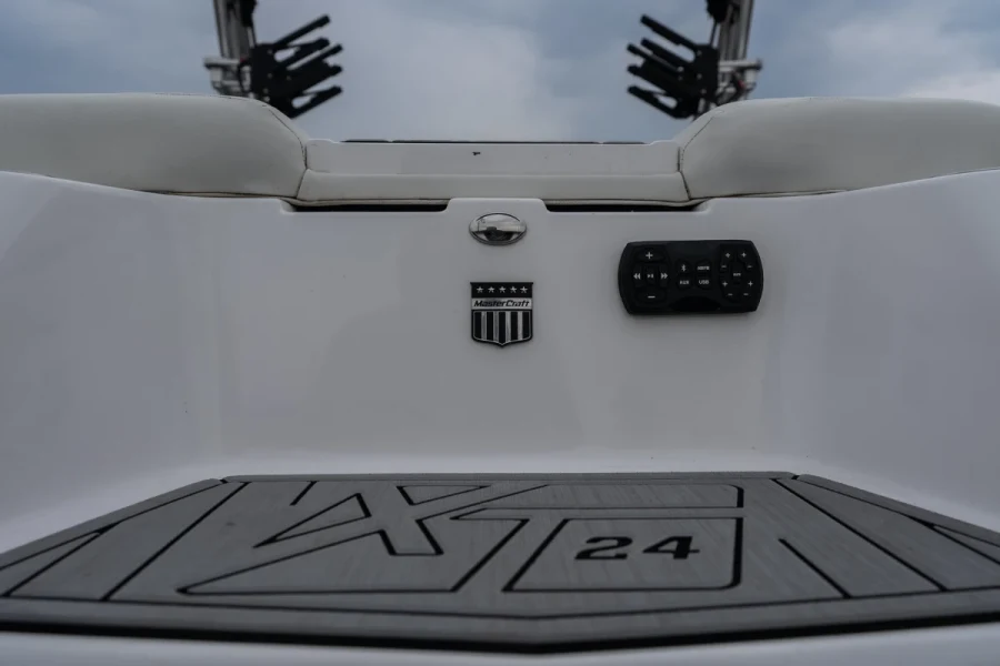 2023-mastercraft-xt24-143002-image4.webp