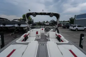 2023-mastercraft-xt24-143002-image5.webp