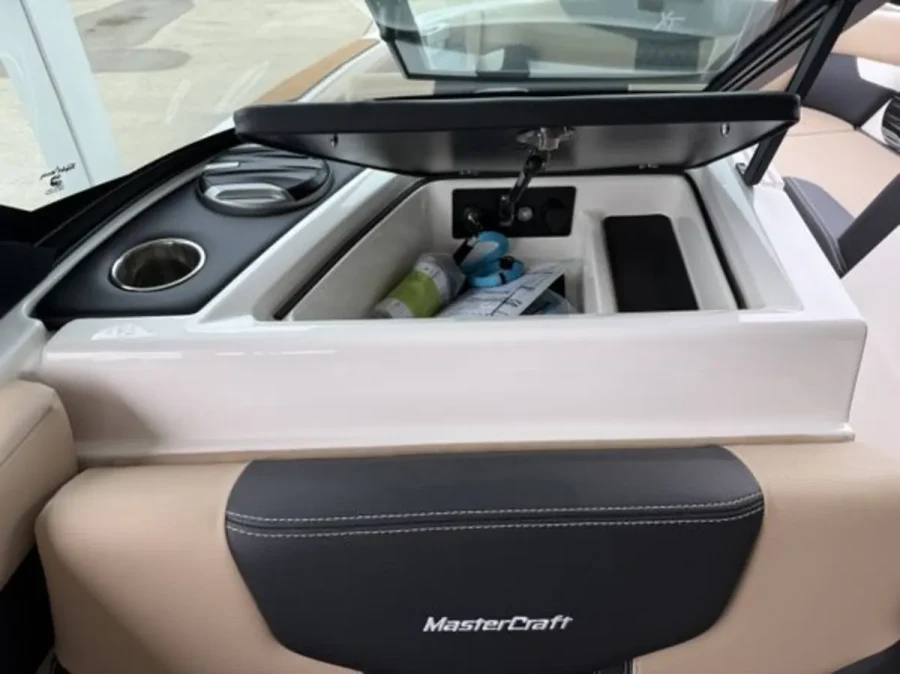 2026-mastercraft-xt24-143004-image11.webp