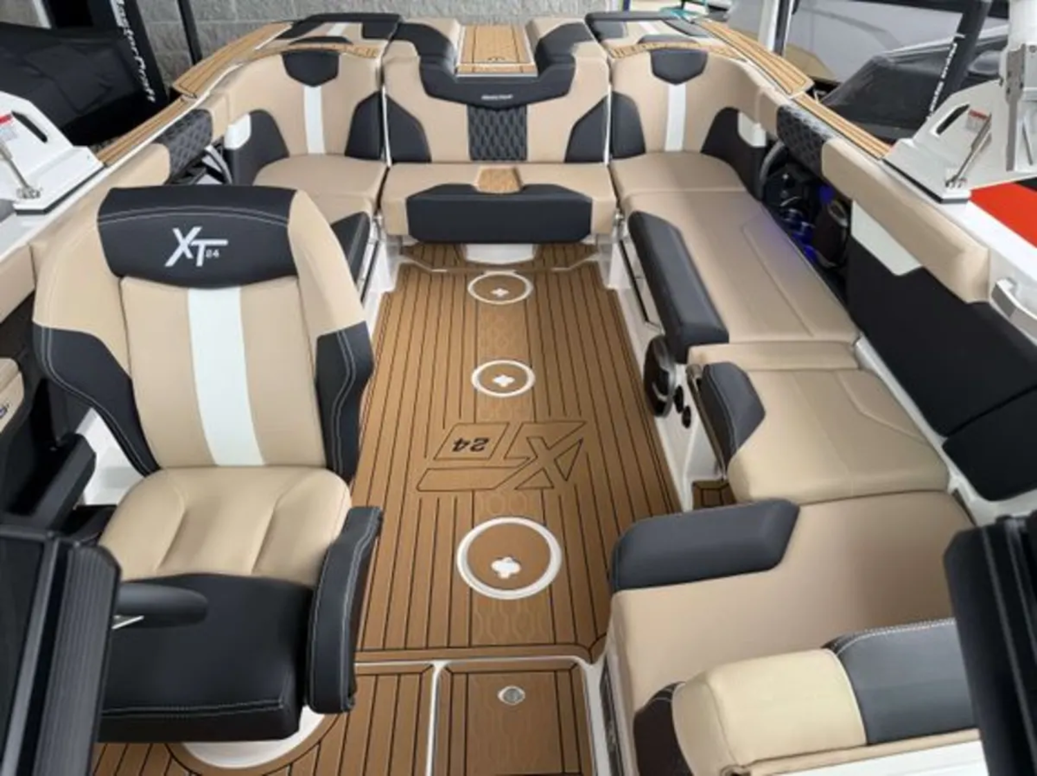 2026 MasterCraft XT24