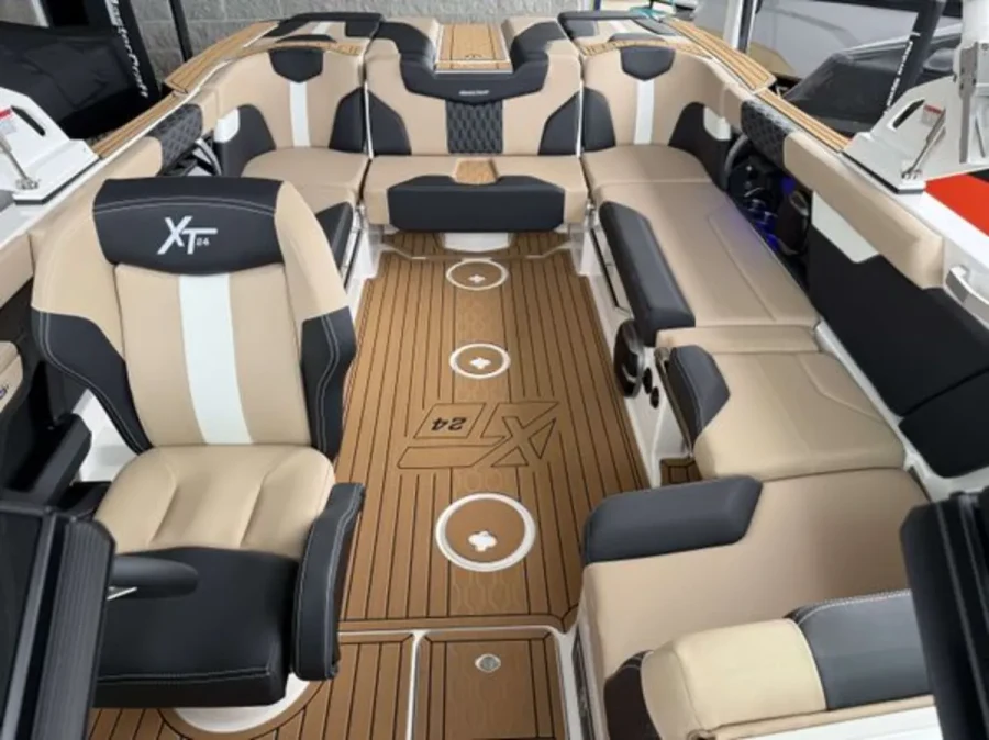 2026-mastercraft-xt24-143004-image5.webp