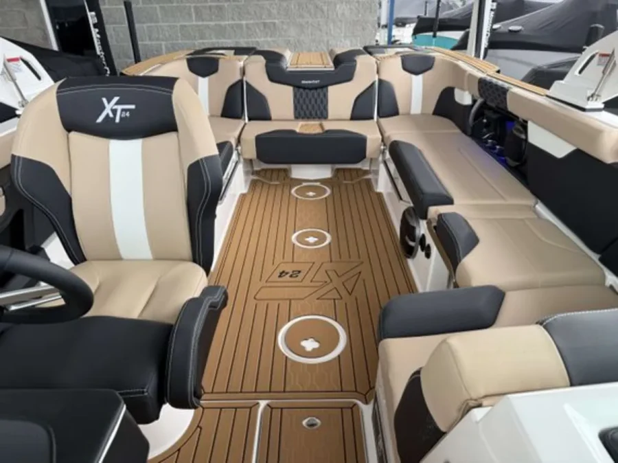 2026-mastercraft-xt24-143004-image6.webp