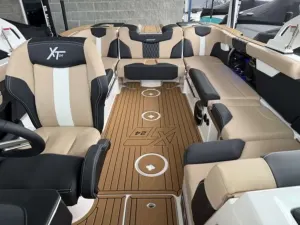 2026-mastercraft-xt24-143004-image6.webp