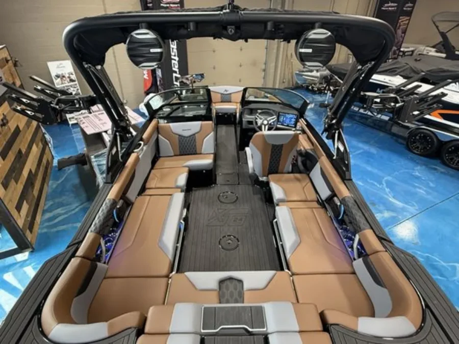 2026-mastercraft-xt24-143008-image9.webp