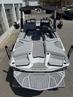 2025-nautique-g25-143010-image10.webp