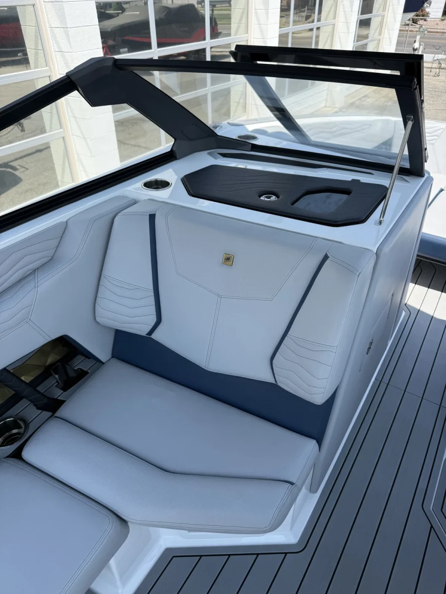 2025-nautique-g25-143010-image11.webp