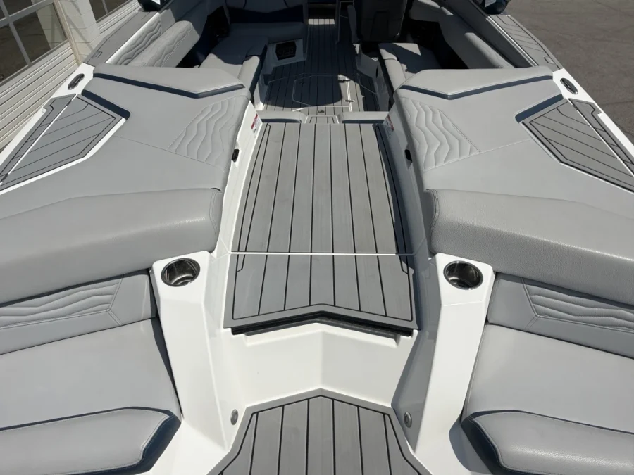 2025-nautique-g25-143010-image18.webp