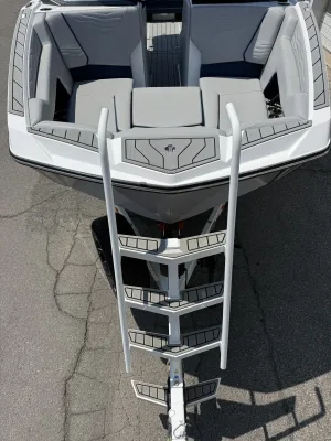 2025-nautique-g25-143010-image19.webp